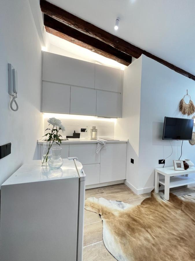 Encantador Tirso Molina Exterior Meson Temporal Madrid Ngoại thất bức ảnh