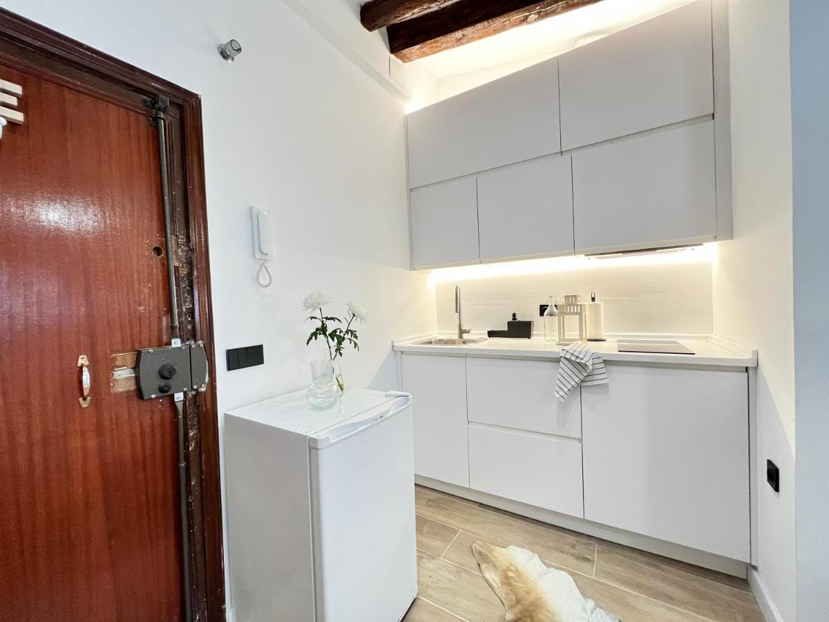 Encantador Tirso Molina Exterior Meson Temporal Madrid Ngoại thất bức ảnh