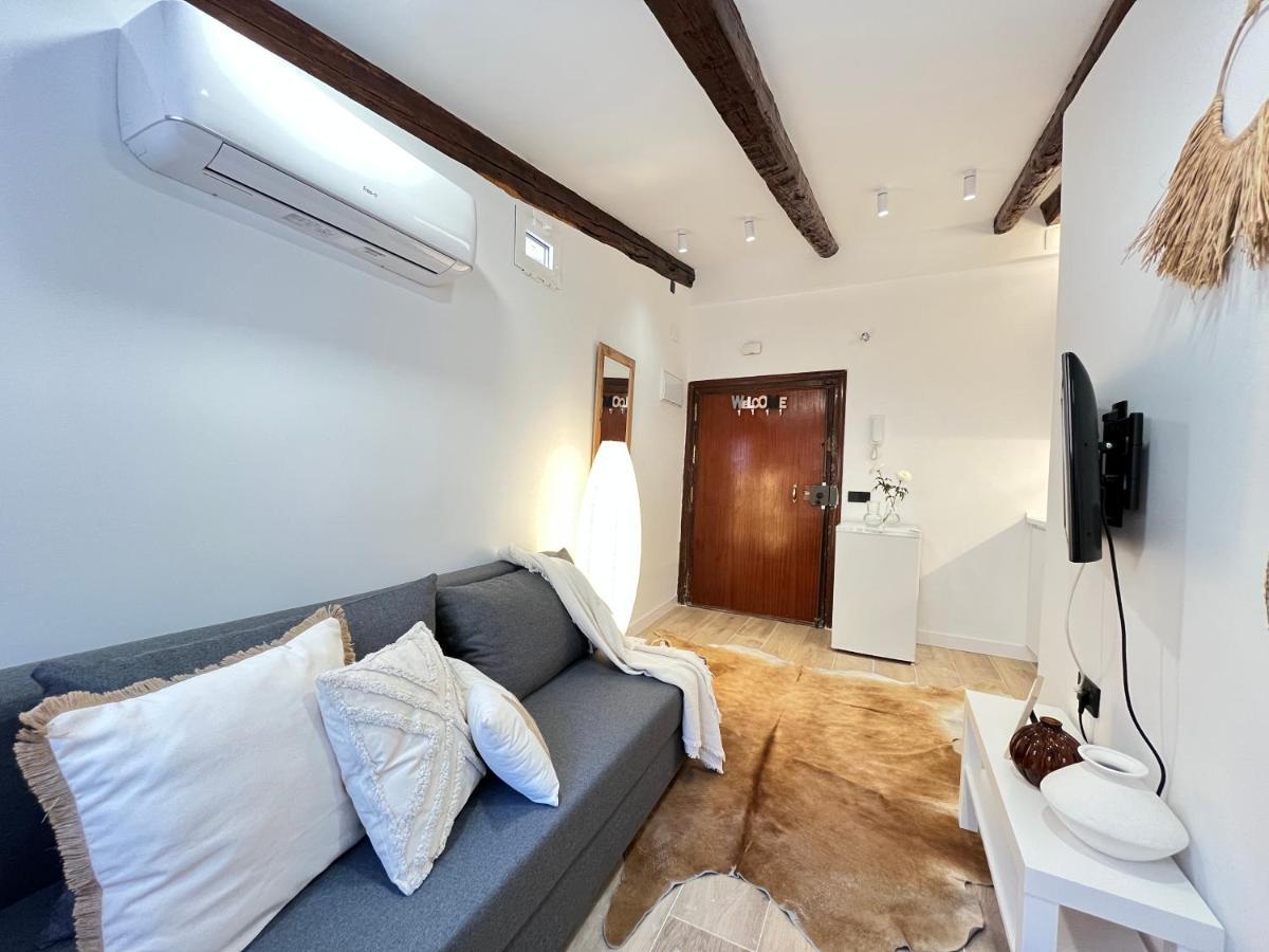Encantador Tirso Molina Exterior Meson Temporal Madrid Ngoại thất bức ảnh