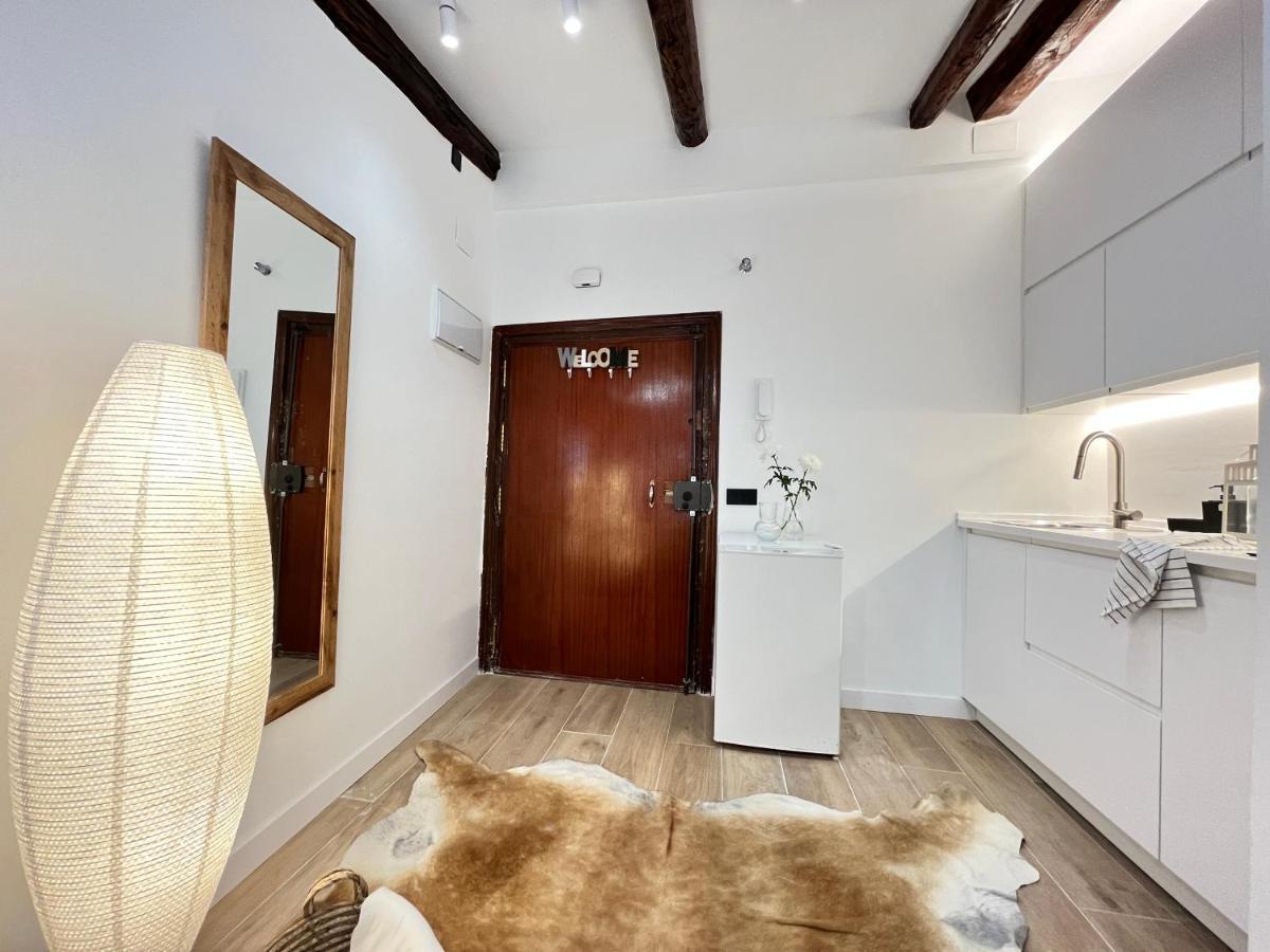 Encantador Tirso Molina Exterior Meson Temporal Madrid Ngoại thất bức ảnh
